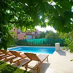 Apartman Maras *